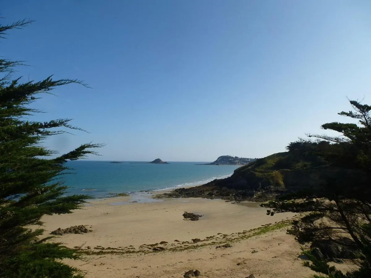 Holiday Home, Hillion France