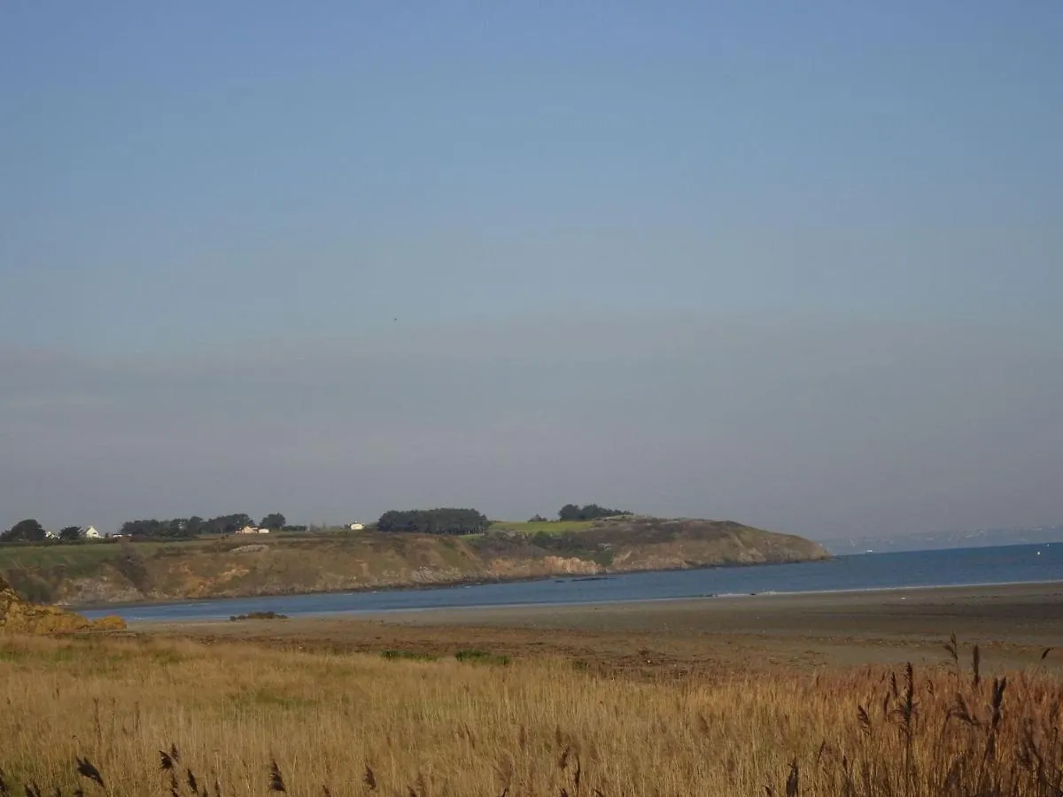 Holiday Home, Hillion